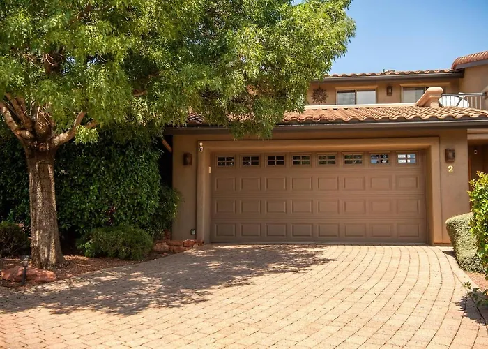 Uptown Gem: 3-bed Townhome With Majestic Views And Location *