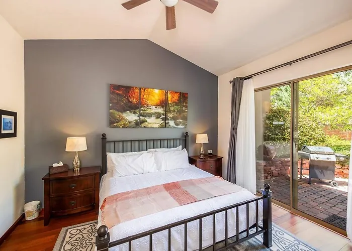 Uptown Gem: 3-bed Townhome With Majestic Views And Location Holiday home *