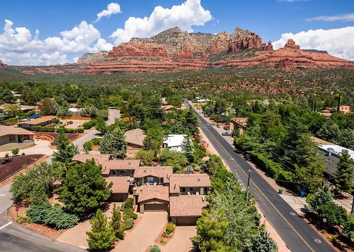 Uptown Gem: 3-bed Townhome With Majestic Views And Location