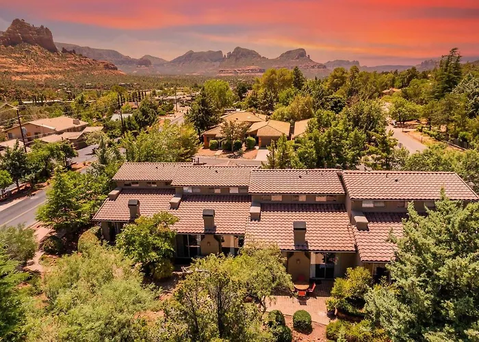 Uptown Gem: 3-bed Townhome With Majestic Views And Location Holiday home *