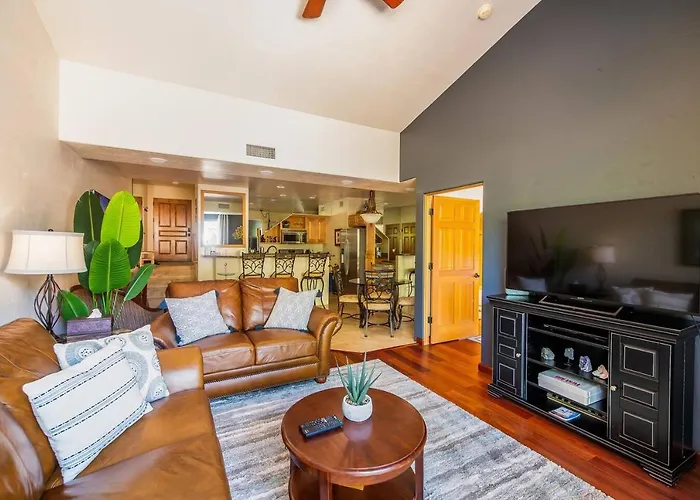 Uptown Gem: 3-bed Townhome With Majestic Views And Location *
