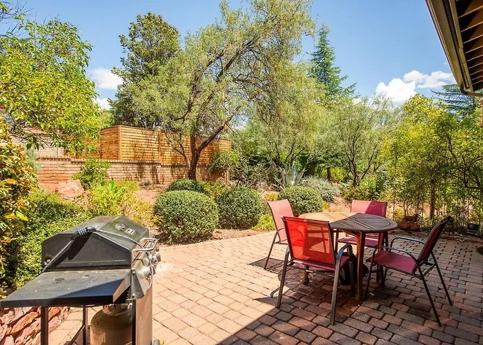 Uptown Gem: 3-bed Townhome With Majestic Views And Location Holiday home *